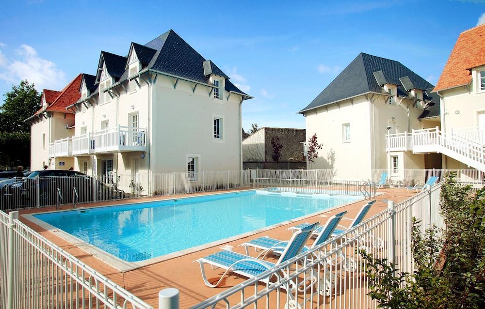 Residence Odalys Le Domaine Des Dunettes Cabourg Exteriér fotografie