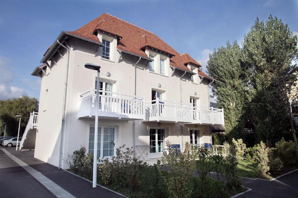 Residence Odalys Le Domaine Des Dunettes Cabourg Exteriér fotografie