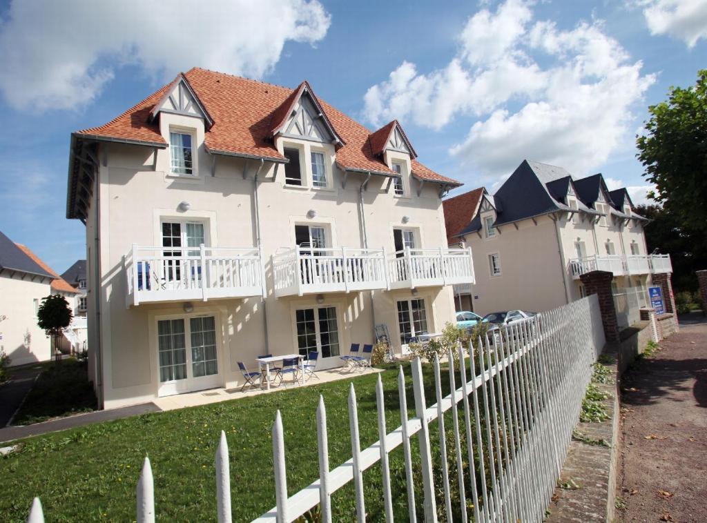 Residence Odalys Le Domaine Des Dunettes Cabourg Exteriér fotografie