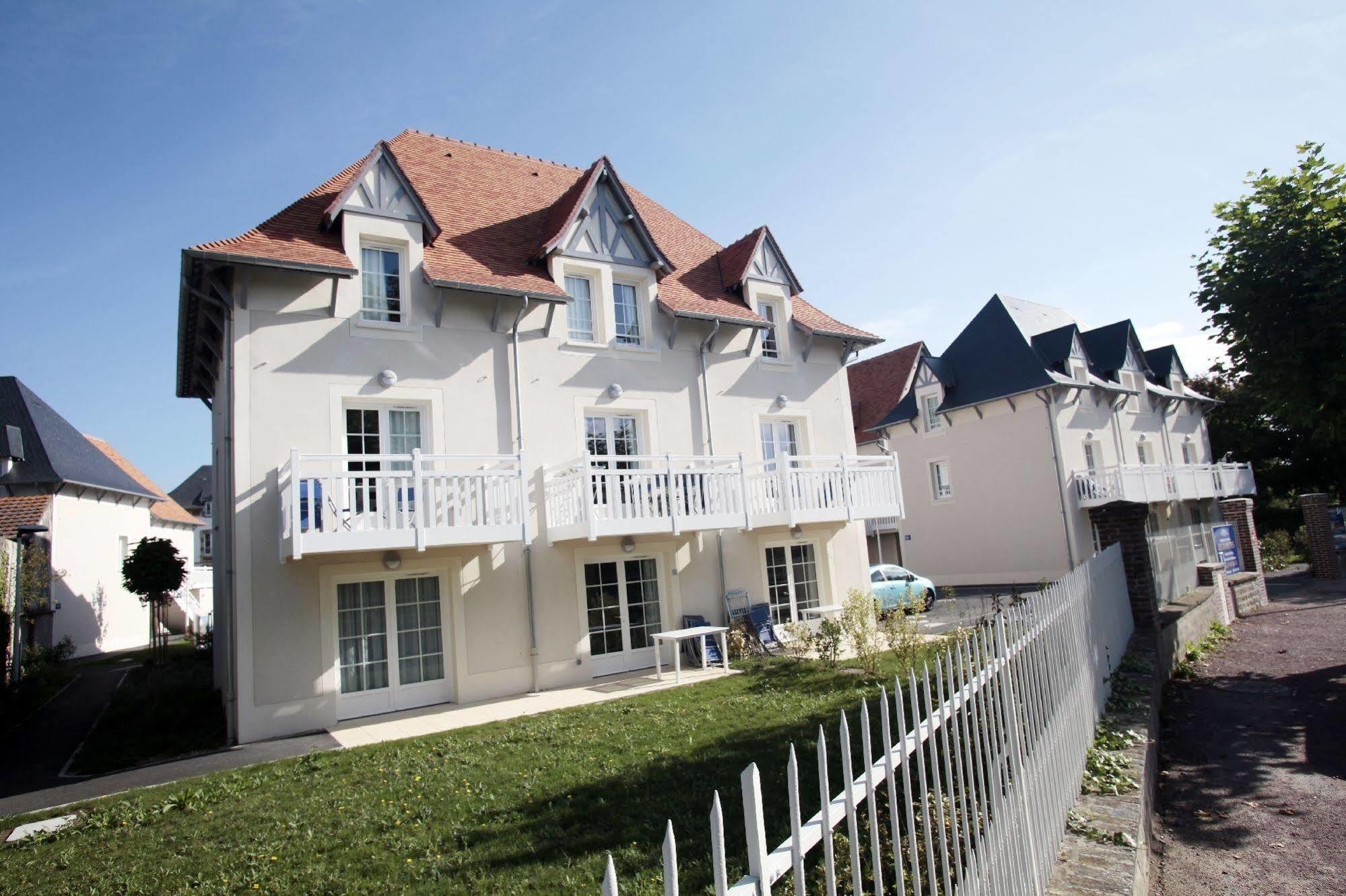 Residence Odalys Le Domaine Des Dunettes Cabourg Exteriér fotografie