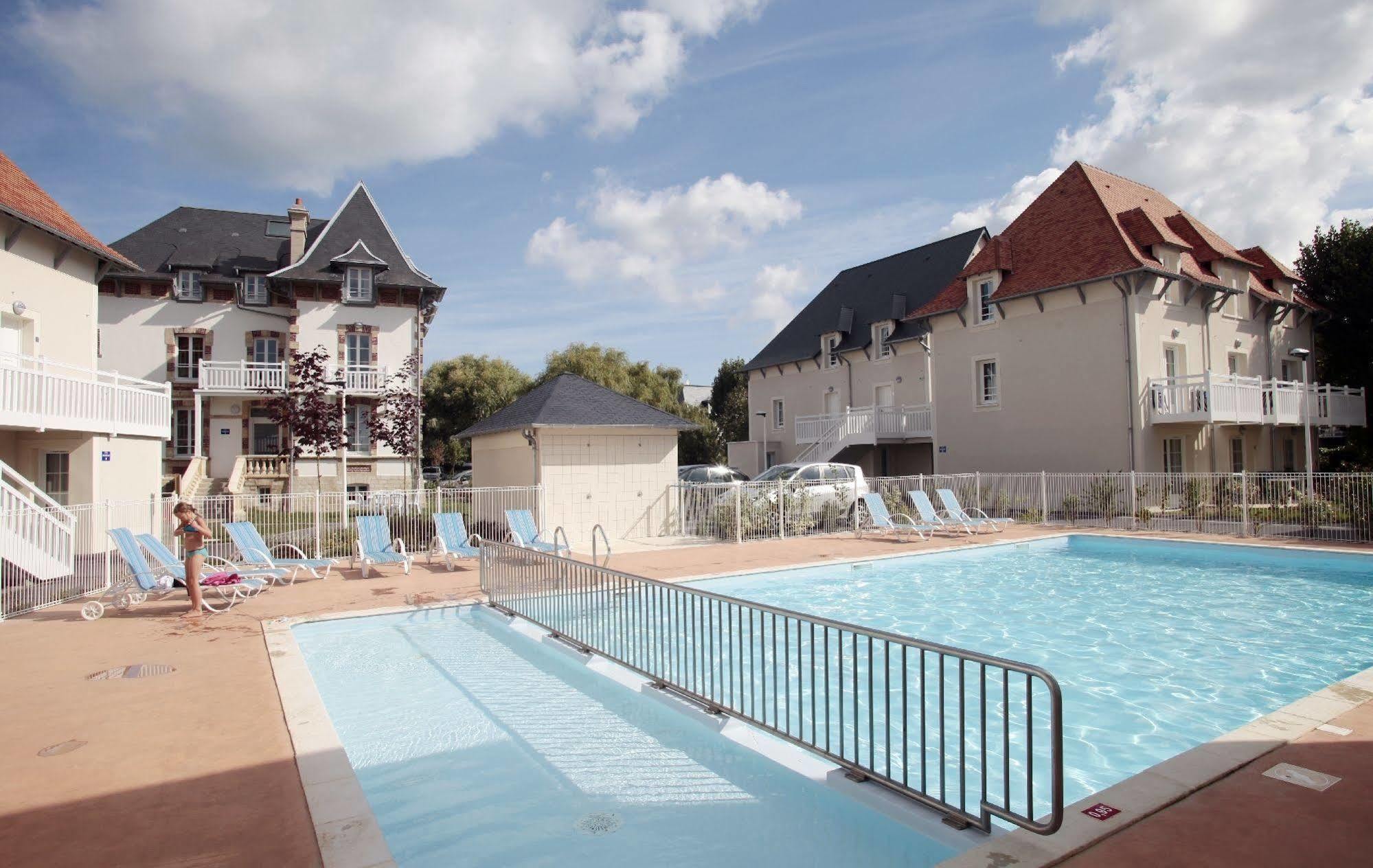 Residence Odalys Le Domaine Des Dunettes Cabourg Exteriér fotografie