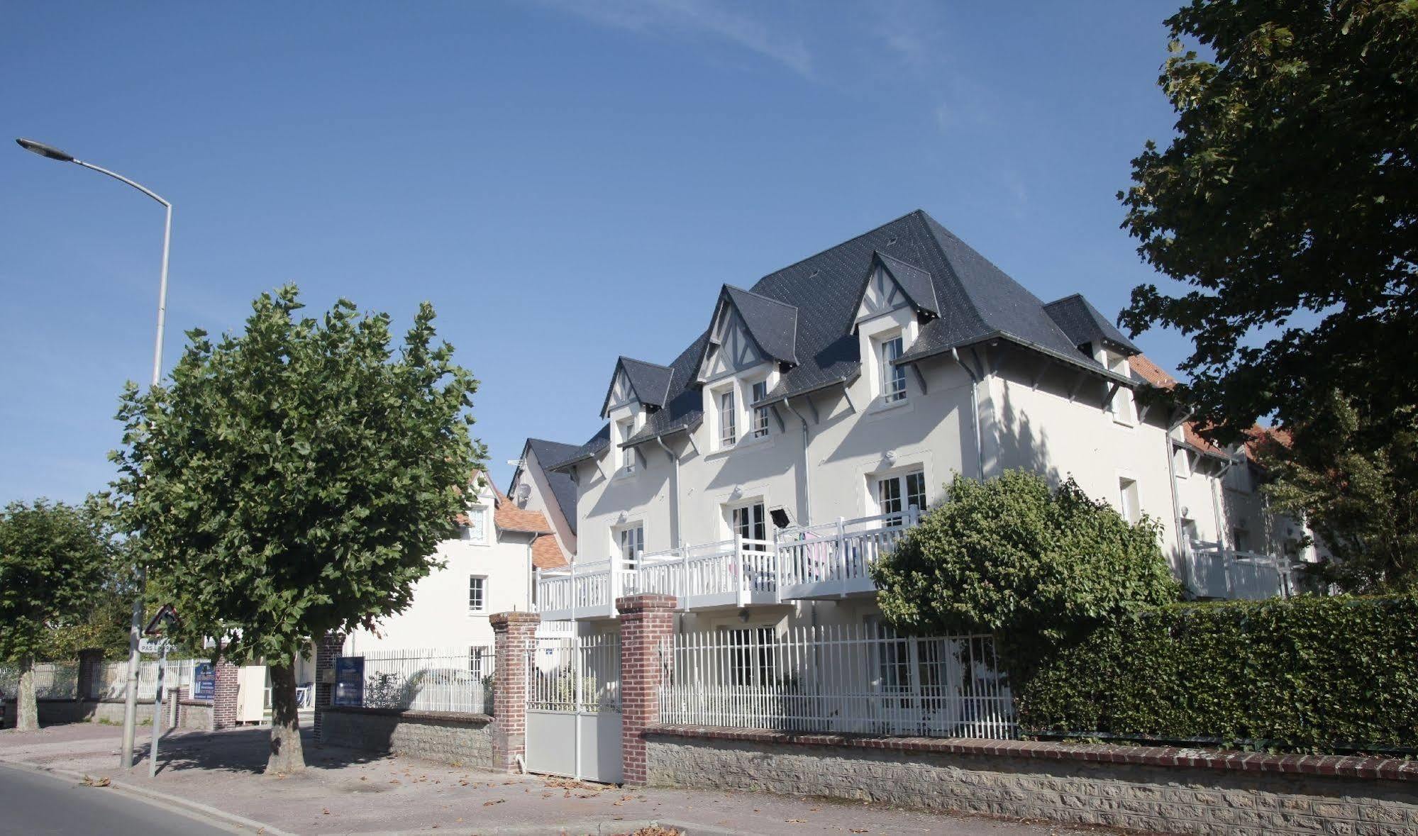 Residence Odalys Le Domaine Des Dunettes Cabourg Exteriér fotografie